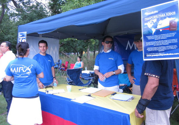 Miraists Participate in Colombian Independence Festival in Chicago