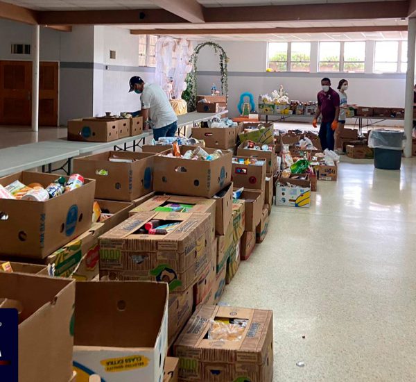 Entrega alimentos a 50 familias en la ciudad de Filadelfia y South Jersey