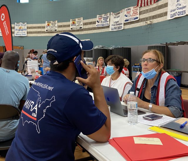 Apoyo con servicios de traducción en refugio de New Jersey