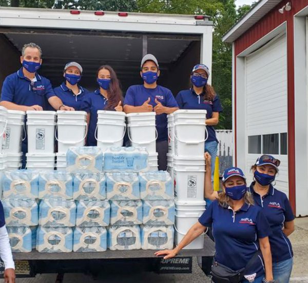 Entrega de alimentos y kits de emergencia en New Jersey