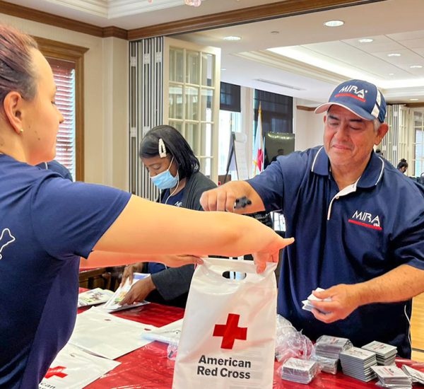 Voluntarios de New Jersey se capacitan con la Cruz Roja Americana